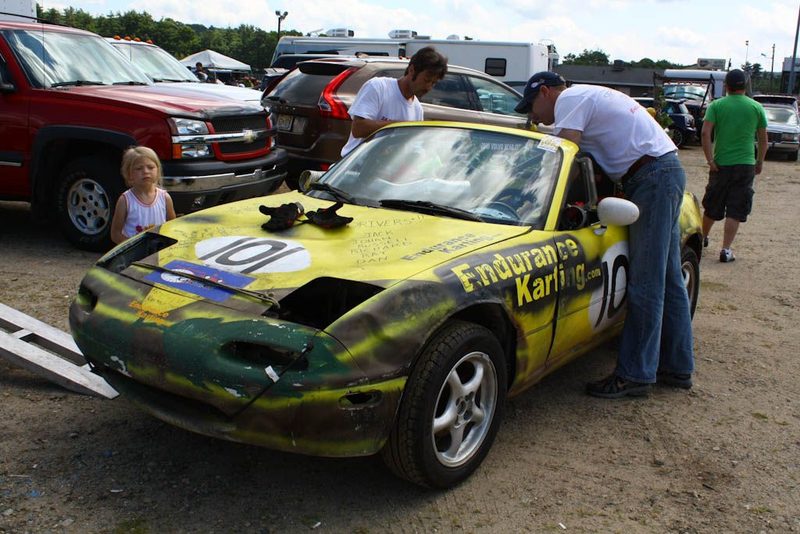 Illustration for article titled The 24 Hours Of LeMons New England 2009 Über Gallery, Part 1